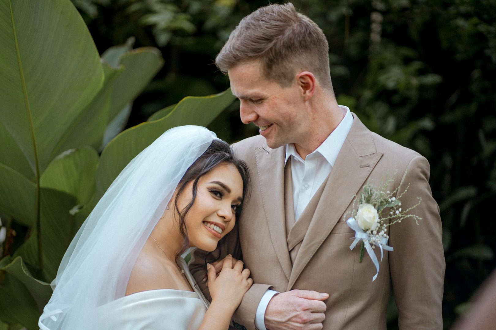 Rooftop in Canggu: Rose & Adrian’s Dreamy Bali Wedding in Pererenan